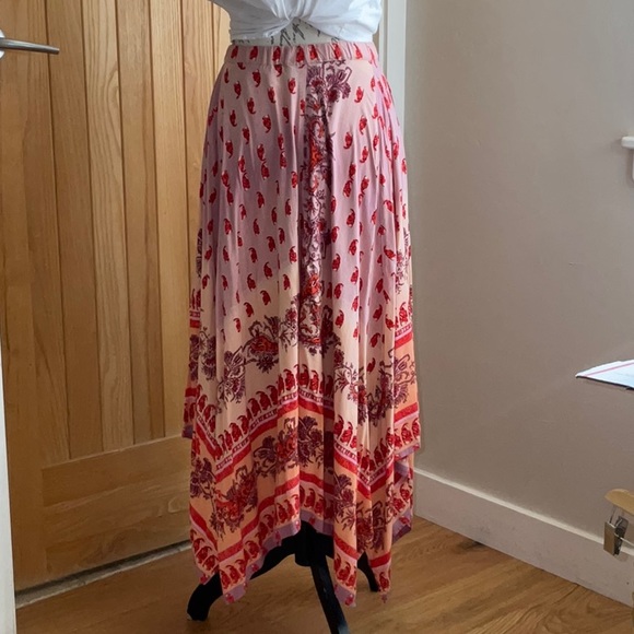 Angie, Long, Asymmetrical Hankercheif Skirt. Boho Chic! Small. Never been worn! - Picture 6 of 14